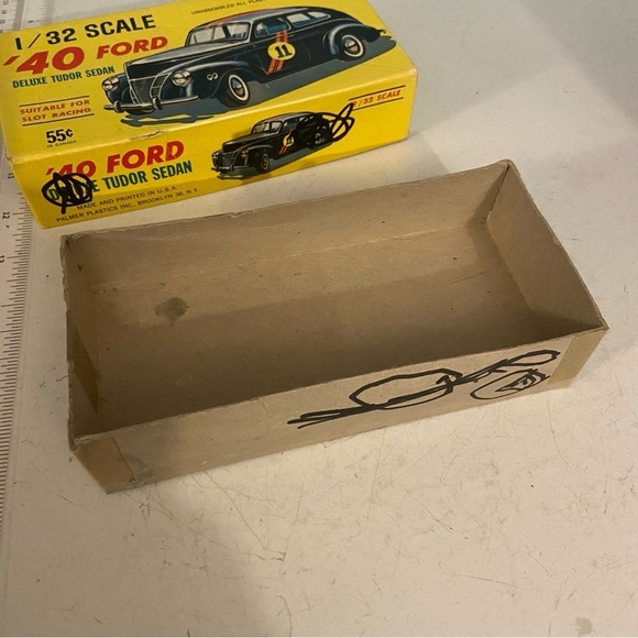 EMPTY📦 Vintage model car (1/32) cardboard box 1940 Ford Sedan car. - Picture 8 of 12